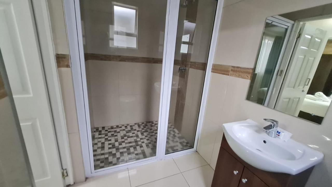 Bayside Hotel Pinetown New Germany Екстериор снимка