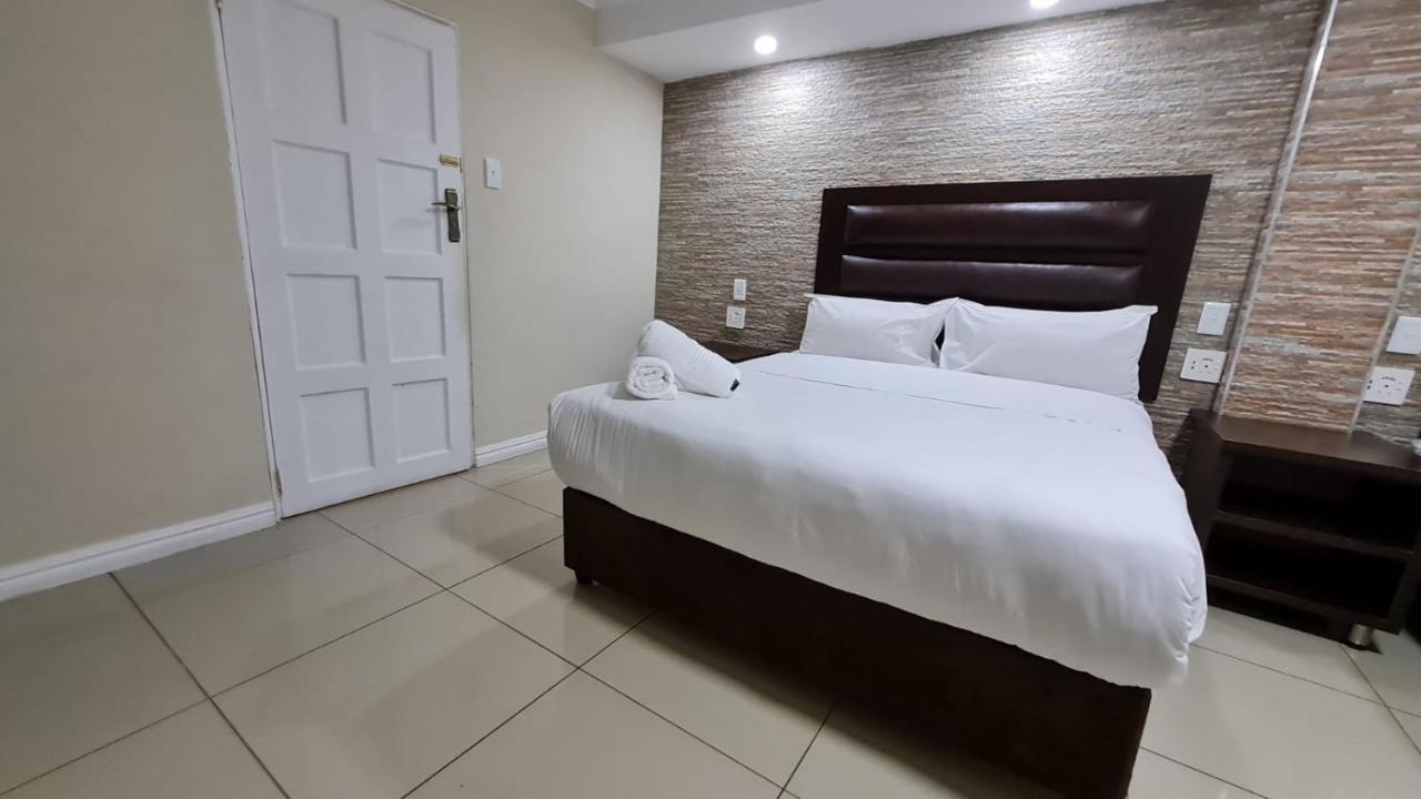 Bayside Hotel Pinetown New Germany Екстериор снимка